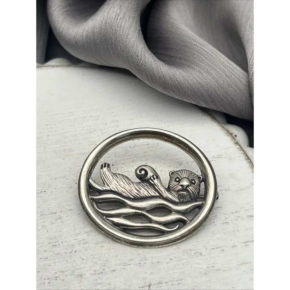 Kabana Sterling Silver Otter Brooch - Picture 1 of 4